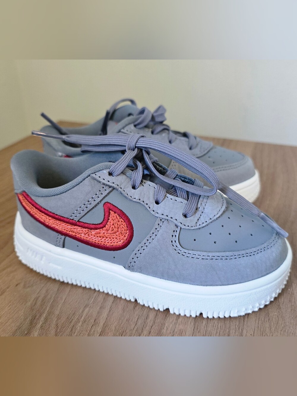 Nike Kids' Air Force 1 Low Top Sneakers - Gray with Crimson